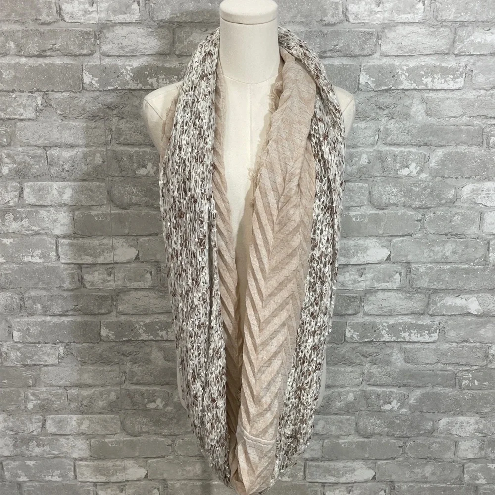 Collectioneighteen Mix Media Beige and White Knit infinity Scarf